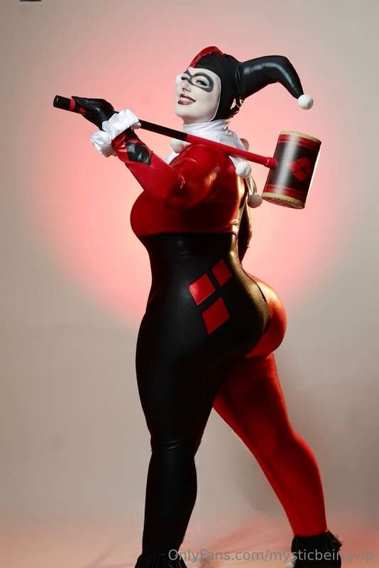 Day 10/31 days of Halloween | Classic Harley Quinn 🃏 3