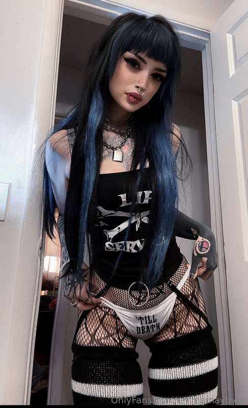 Emmamaybyte - Onlyfans - 03 Mar, 2025 4