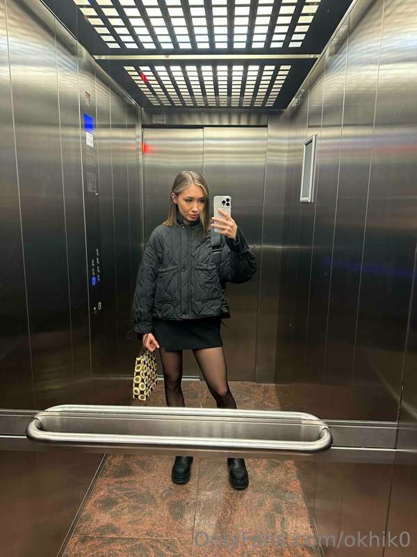 On my way to business lunch😇 Rate my business style on a sca..