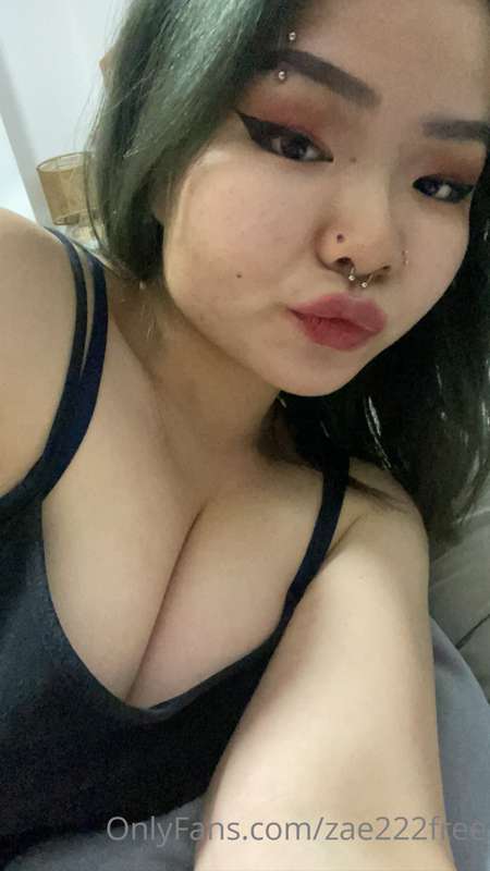 sub to @blessedjade888 now!! <3 1