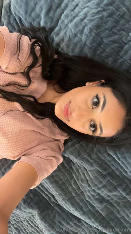 pretty face + pretty tits 😌