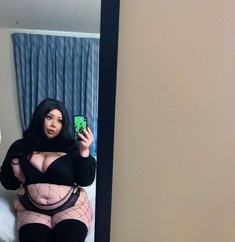 please come to give me attention :3 my body is so lonely wit.. 10