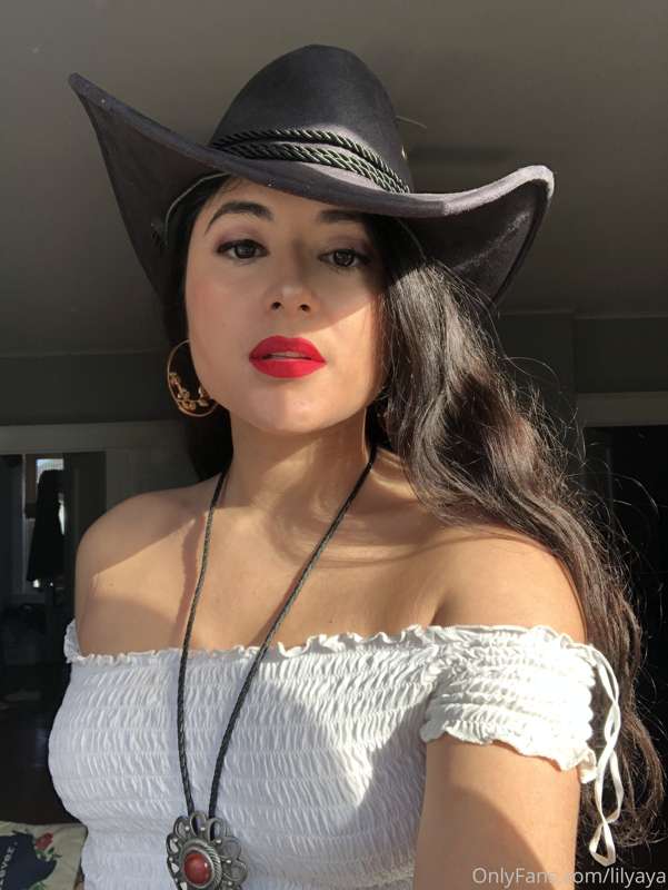 Guess who’s birthday is tomorrow???
Me 😈 saddle up!