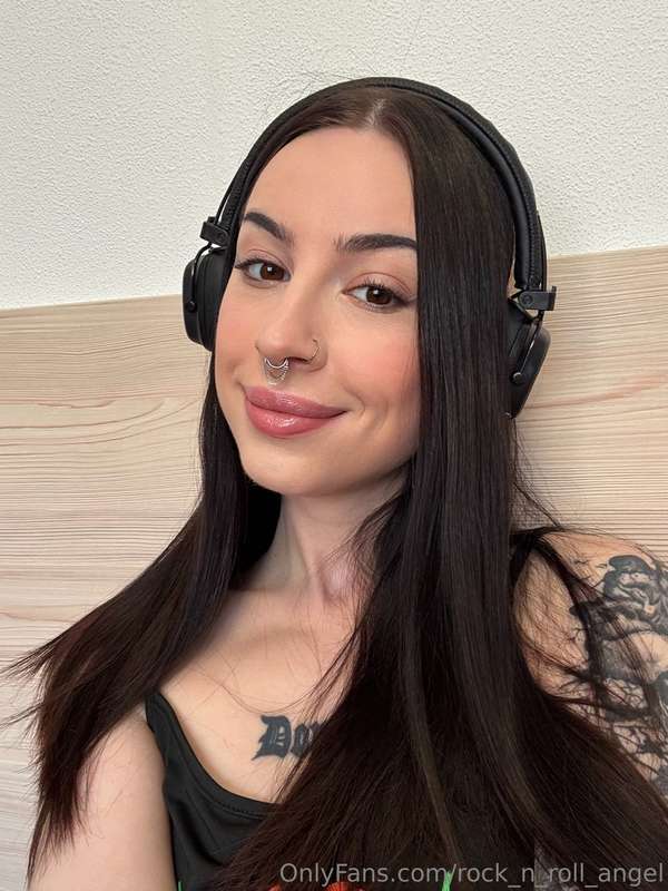🧸 I’m just so cute… what do you think? 😊Be honest! 👇