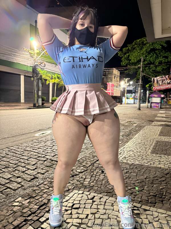 Would you fuck me in the street? 😋