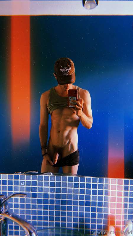 A little something from my trip to Alicante 🤭  I'm thinking ..