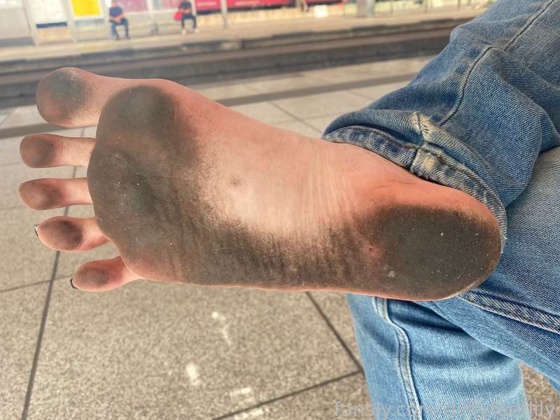 Dirtyfeetlily - Fansly - 10 Feb, 2025 2