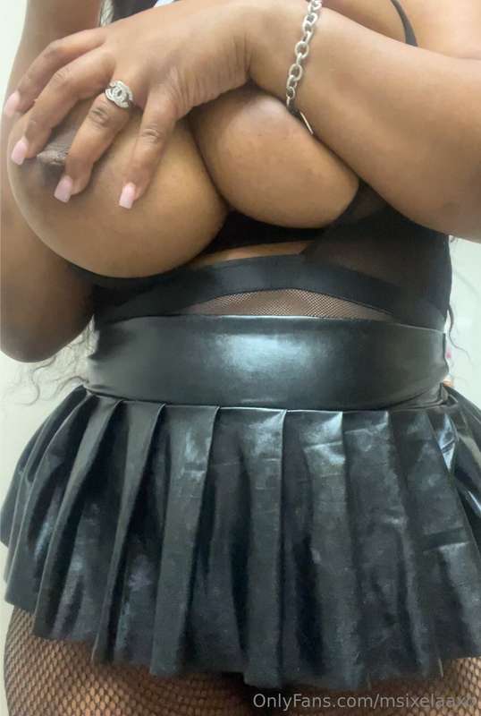 slutty coworker screenshots : I made a custom video for one ..