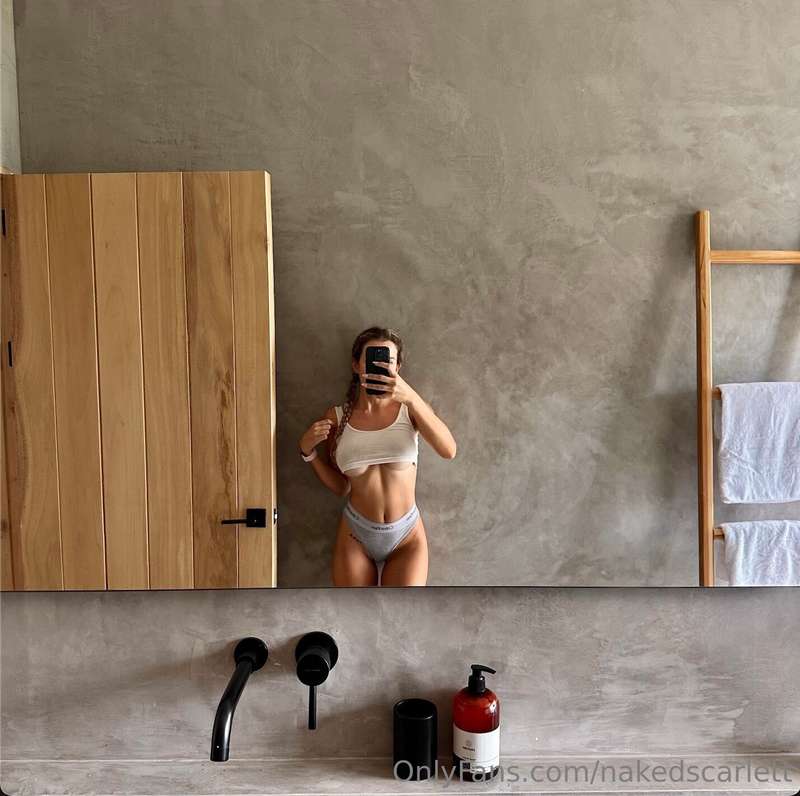mirror sex? 😈