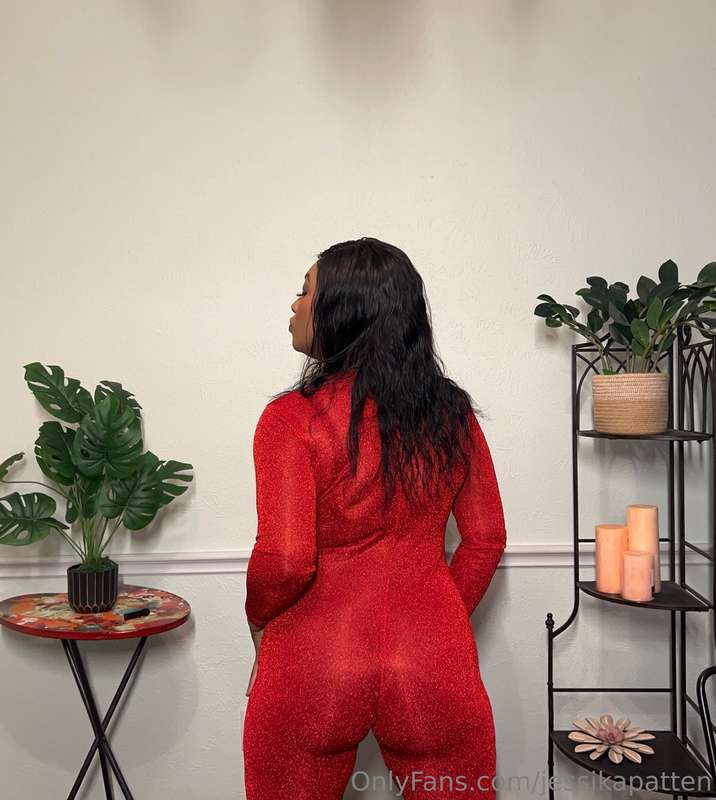 I think all those back shots are working 😈