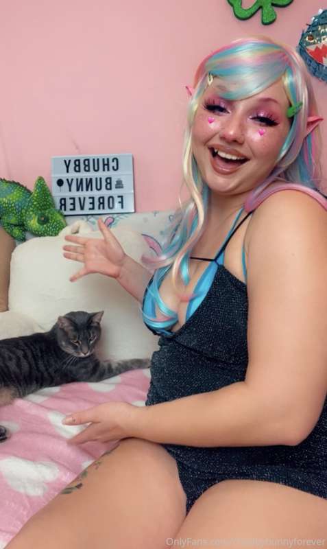 More Chubby Elf 🧝‍♀️ ehehe too cute
swipe to see my cat phot.. 37