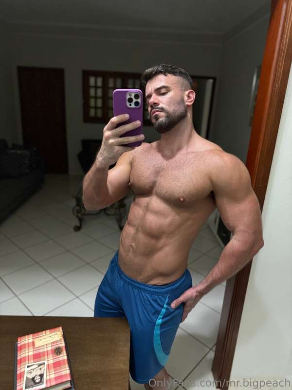 Check your DM, baby 😏Have a nice weekend 👅 3