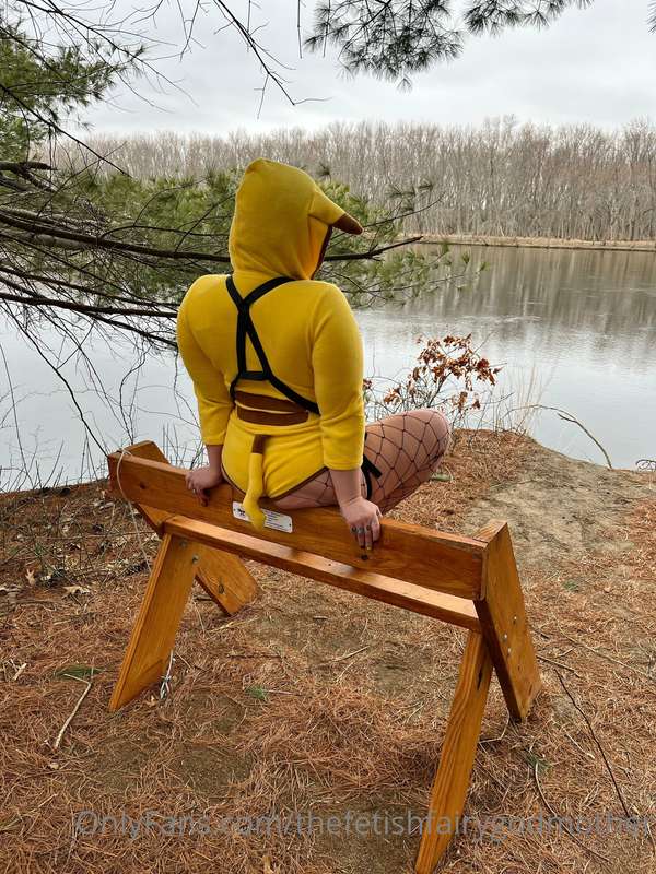 Peggachu!!! In the wild being feral!! 14