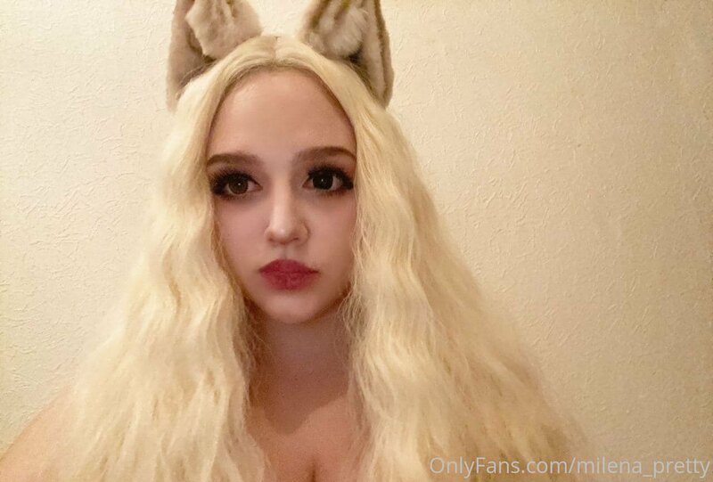 Sexy kitty is very horny now ? and dreams of cumming today?