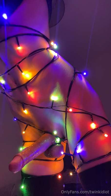I need you to decorate my branch.... WINK WINK WINK.. 🎄🎄 IT'.. 4