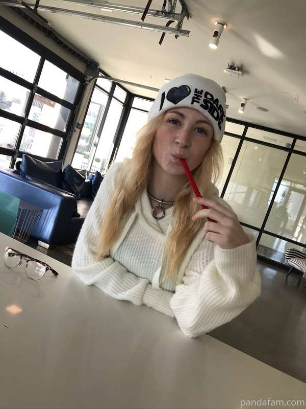 [January 8, 2020] A couple random pics of my senior submissi.. 11