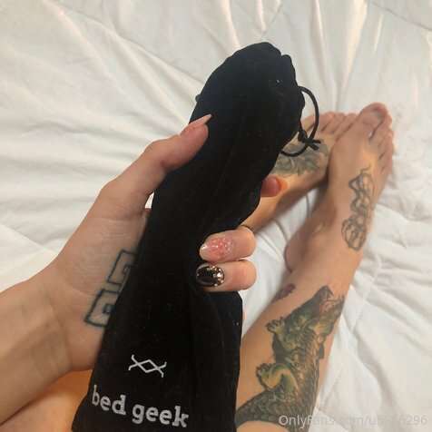 Ooh what’s in here? 🤔😏