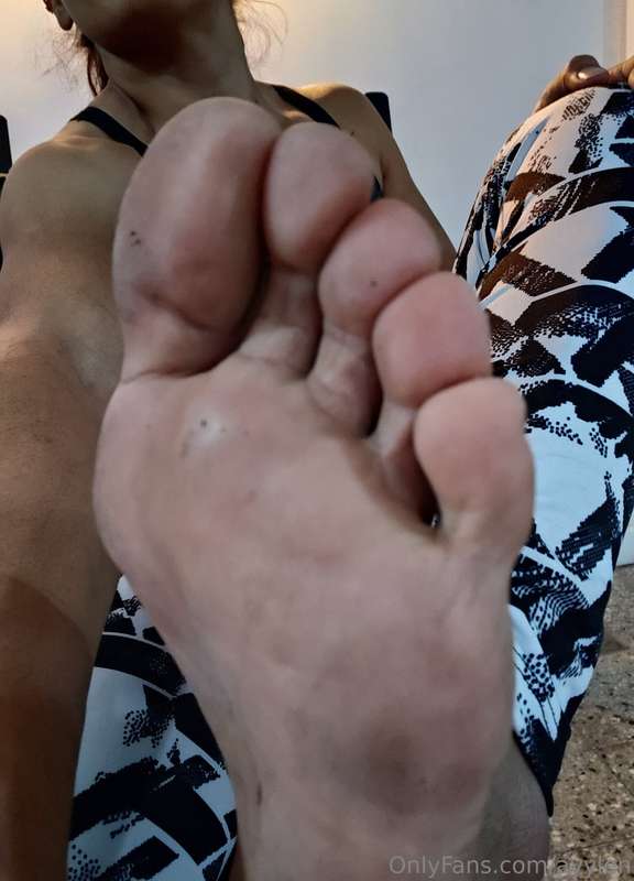 💅 Amantes de los pies... 👣Mira cómo me recorto lentamente la..