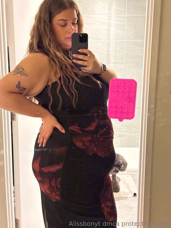 Trying to pick an outfit 🫶🏼 