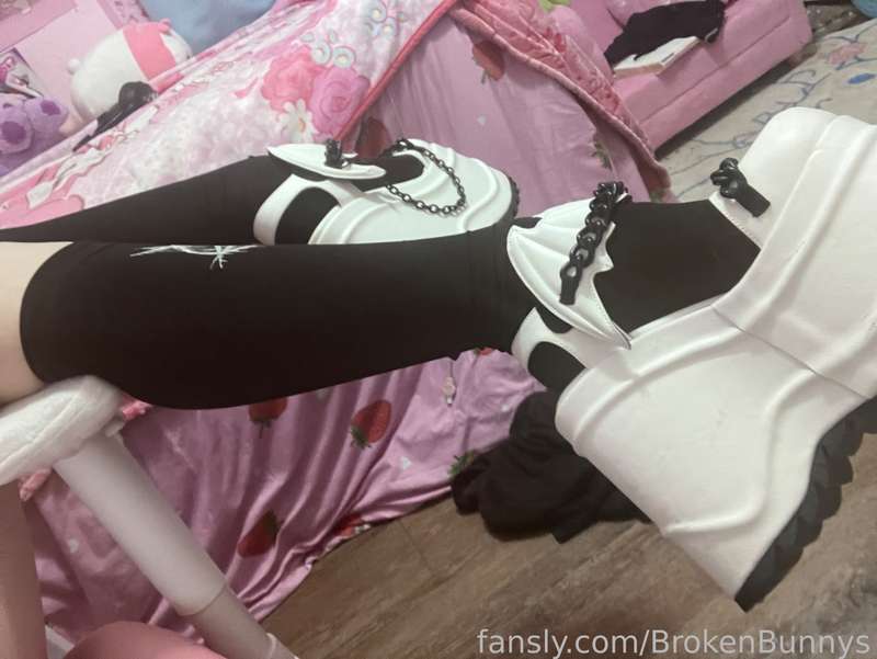 Brokenbunnys - Fansly - 27 Feb, 2024
