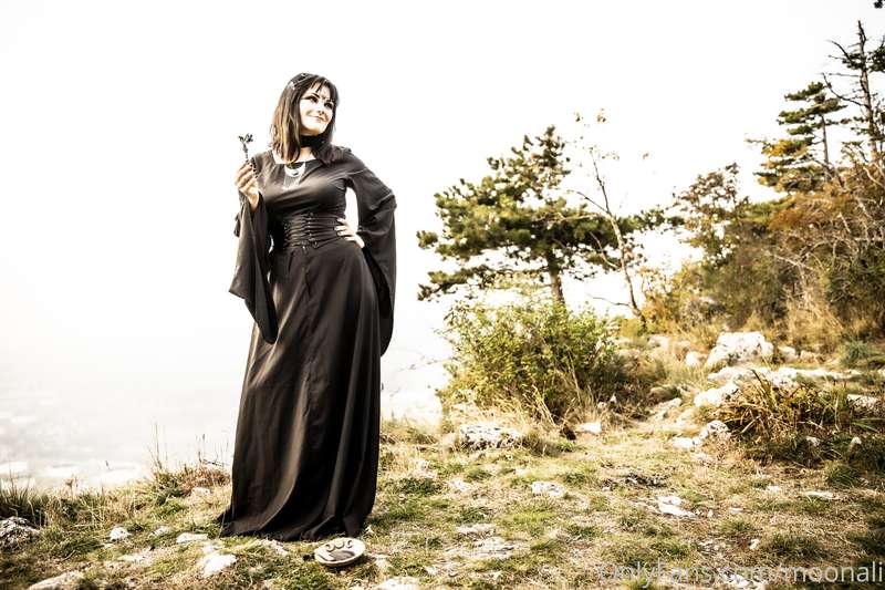 Halloween is a special day for me so I dressed as a witch an.. 6