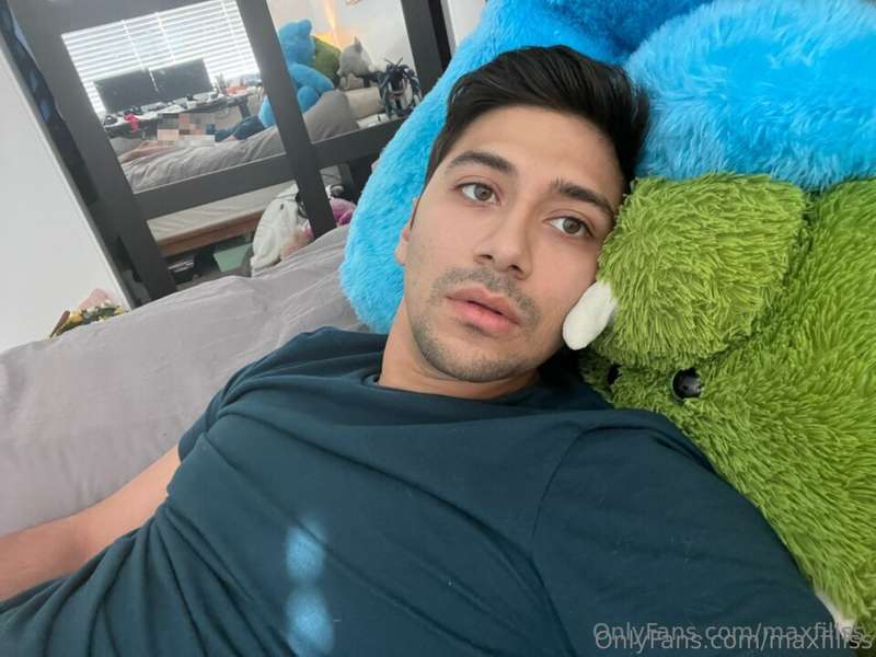 I just dropped a private video. 😈💦It's unfiltered and only f..
