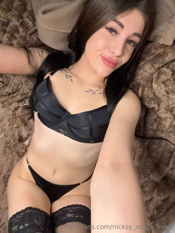 Pull my hair. Pin me down. Make me yours. 😈