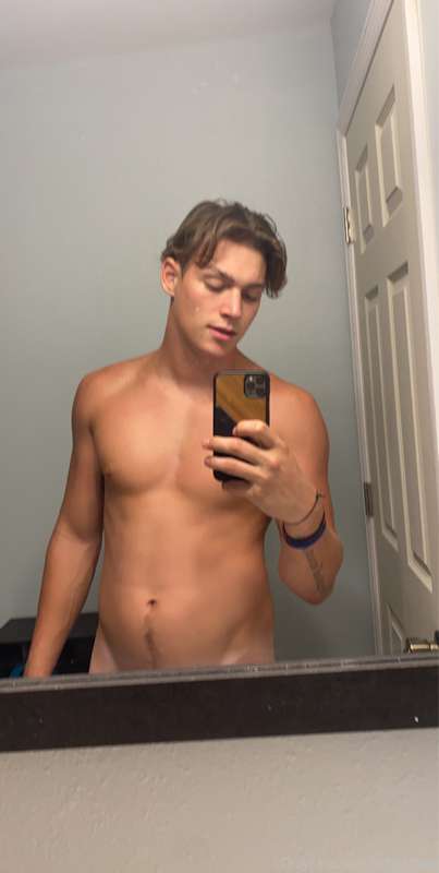 Flash or no flash🤔 dm me for the full photo🤪🥵 2