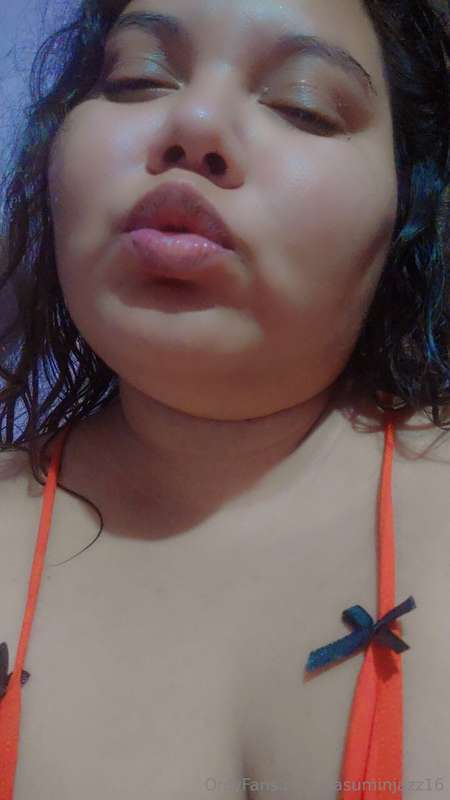 Adoro a esta linda niña, encantadora, tímida, inocente y per.. 3