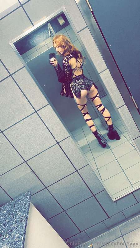 You like my outfit? 2