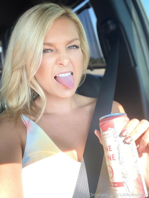 Sunday Funday ? what are you doing today hun? Want to cum fo..