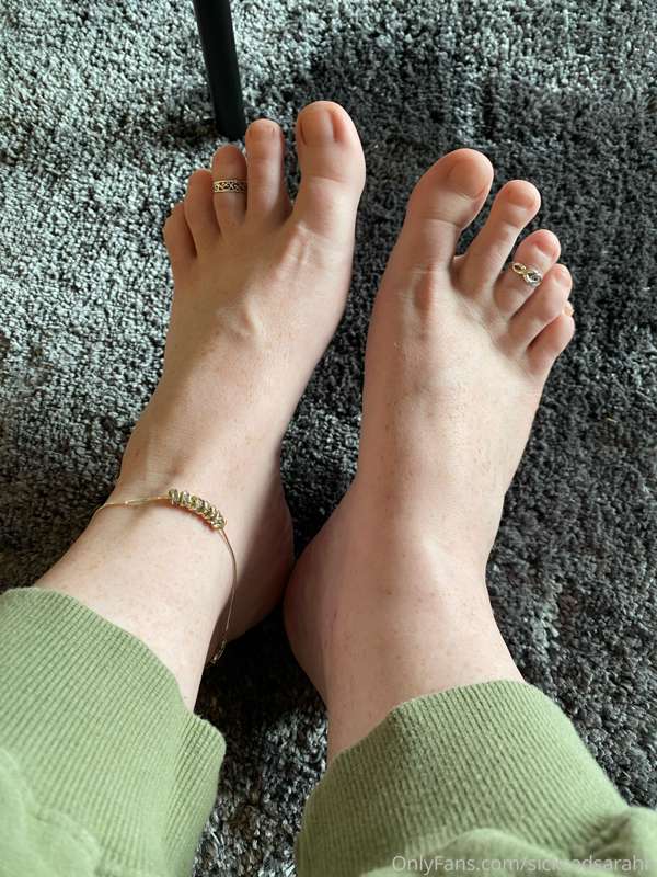 Lmk if you’d like to see more of my toes 💖