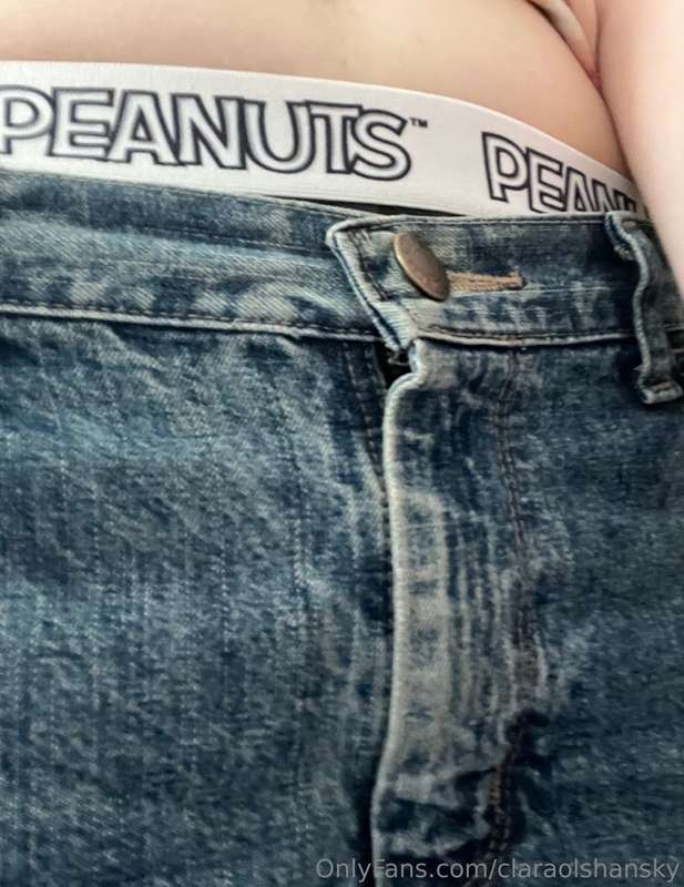 You know that slutty gay thing where your waistband shows?