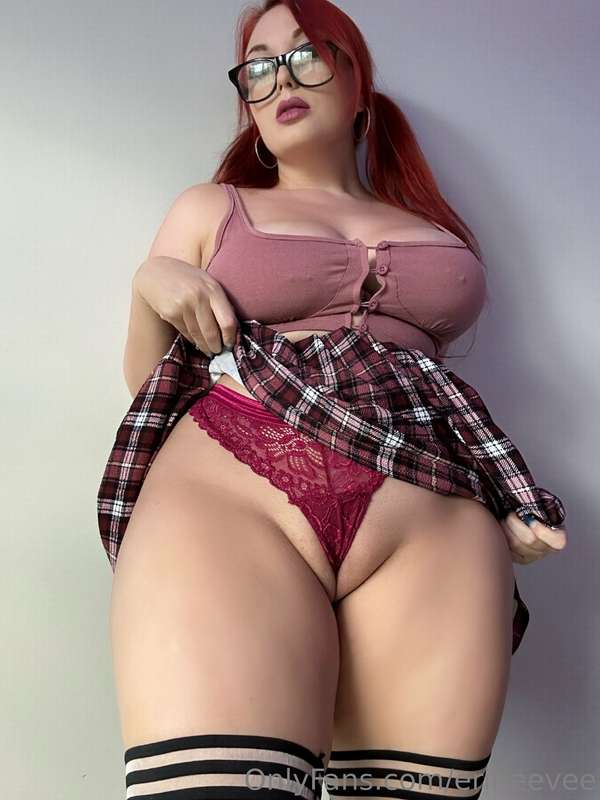 Do you like when I show off my pretty pussy for you? 8