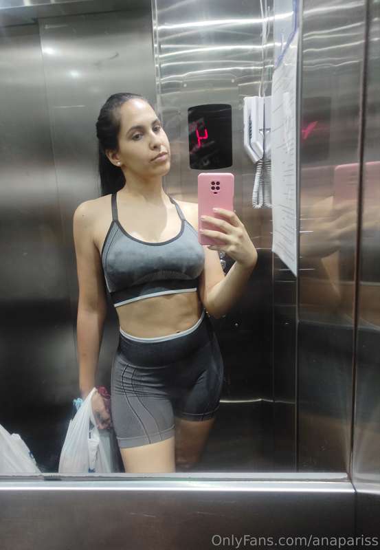 I just arrived, what do you say we cum together today, love?