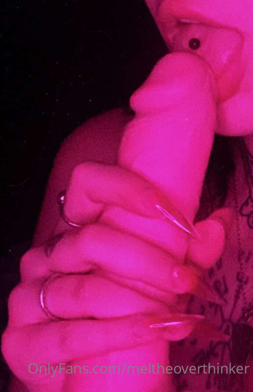 My new toy was just too tempting 🥵