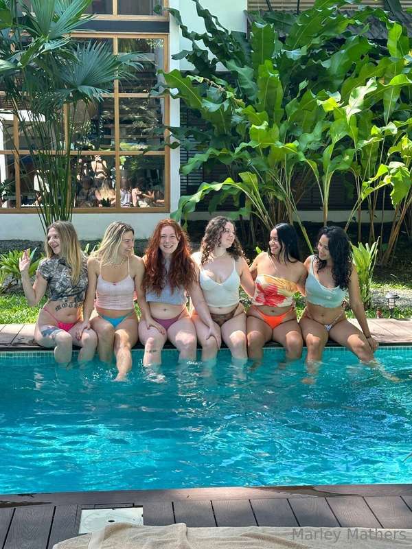 with my favorite troublemakers 💦🍹 @mischagoeswild @friskyfae.. 3