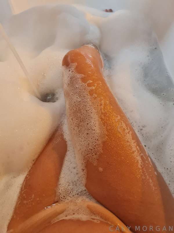 Wanna spread these legs and taste me?🥵