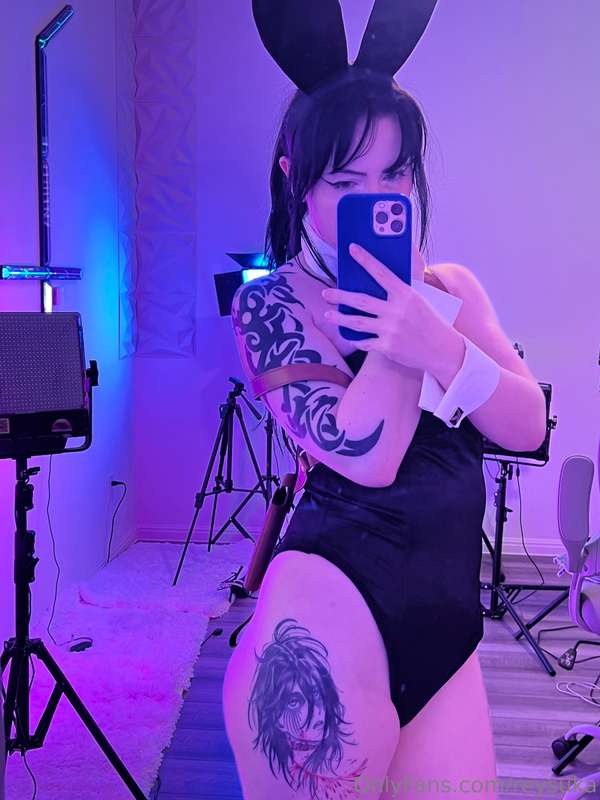 Ever seen a 🐰as hot as me? 3