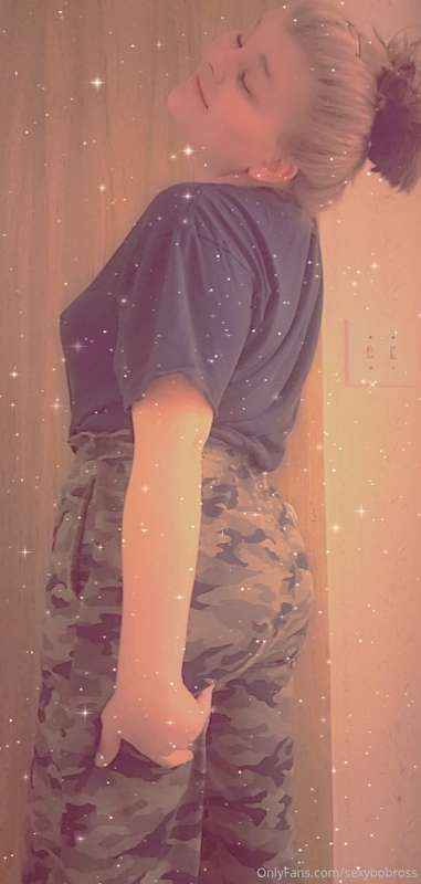 Hey loves! Finally home from work and can relax! I need a be..