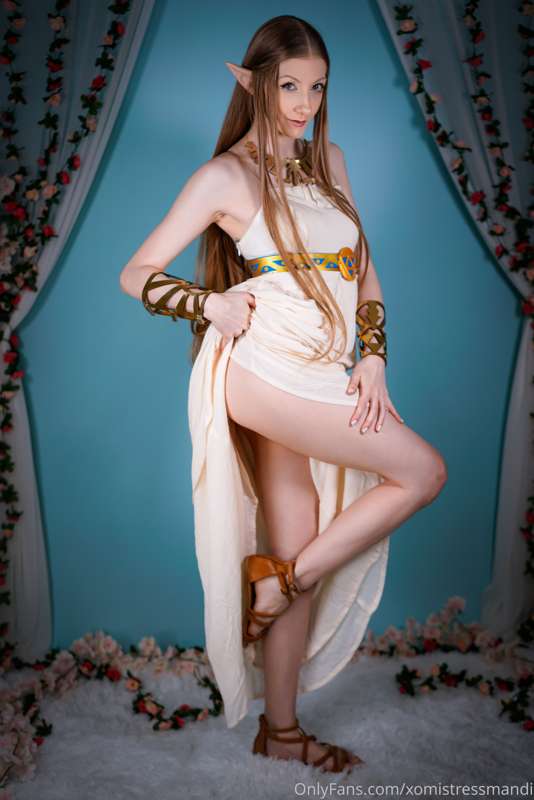 How do my feet look in these sandals? 2