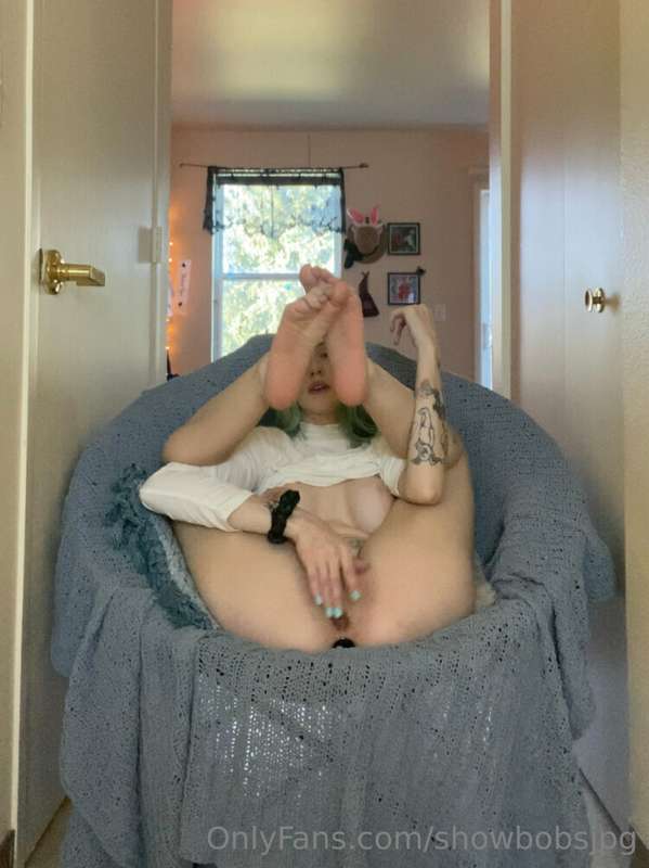 FYI I’ll be sending this video *for ze free* to everyone wit..