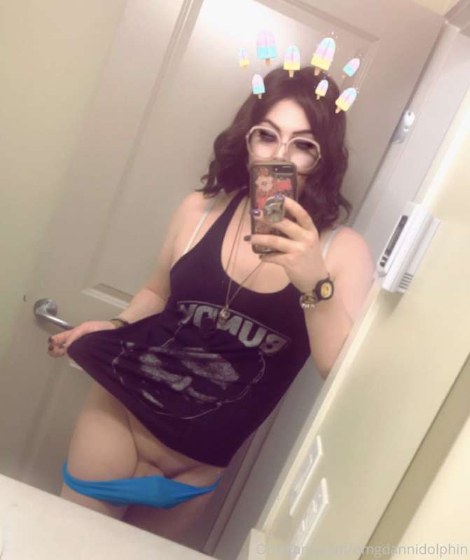 Extra teasing shots from the other day 💙 2