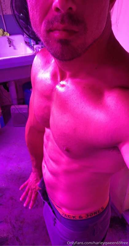 Fryday night horny and ready for all 😈😈😈 1