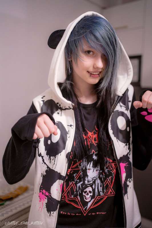 Little_Emo_Kitten - Fansly - 16 Sep, 2024 2
