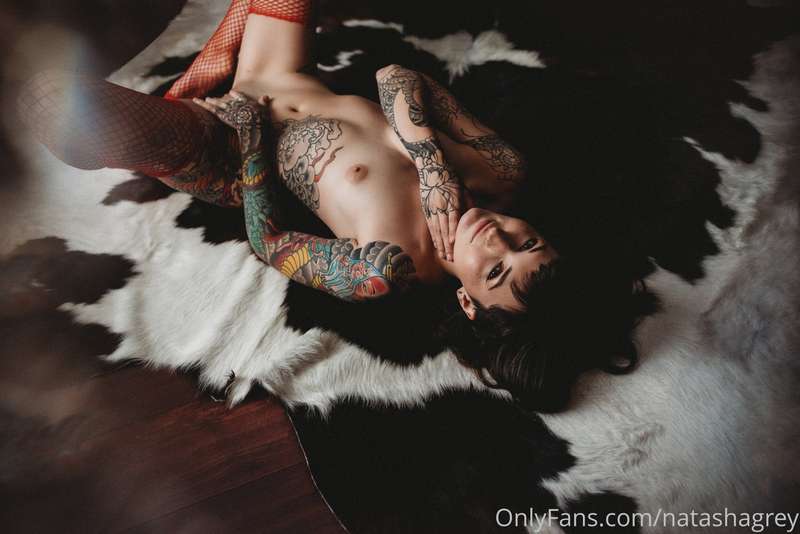 I got some edits back from a photoshoot I did a few weeks ba.. 1