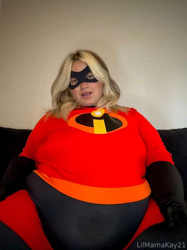 Man Elastigirl has let herself go…she can barely do her job,.. 7