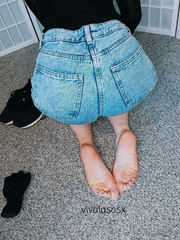 Sweaty, smelly silky soles... 

On a scale of 1 to 10... how.. 17