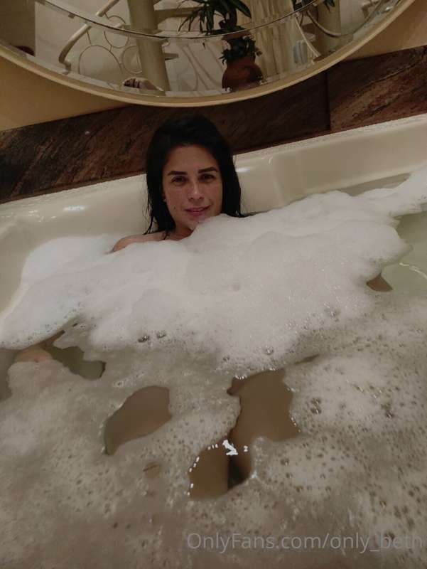 Me acompañarías? 💦 🔥 Que haríamos luego de salir del jacuzzi..
