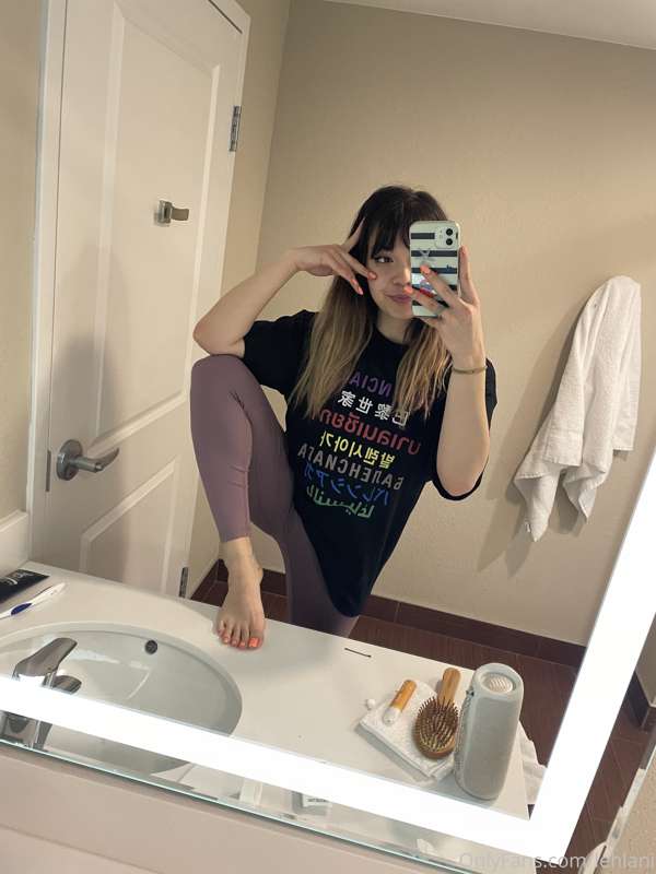 Hi :)
So ya I guys probably know I’ve been away cuz family s.. 1